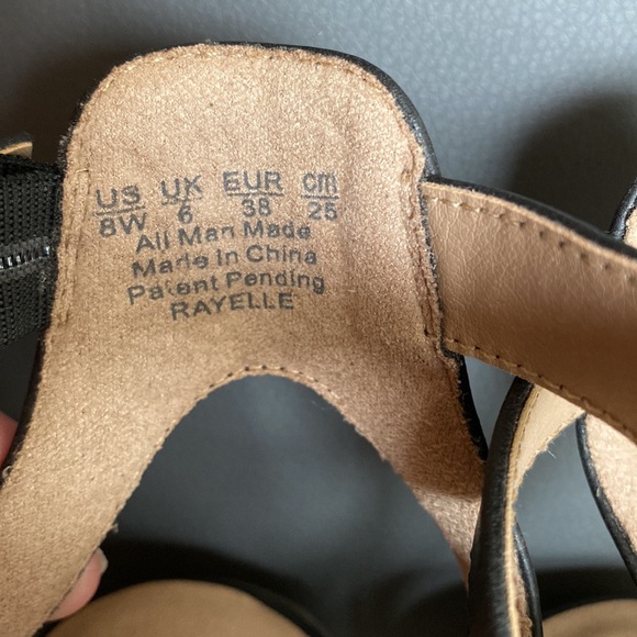 NWOT Naturalizer Studded Sandals - Picture 3 of 4